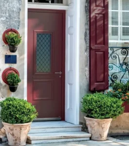 Porte d'entrée traditionnelle vitrée