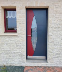 pose d'une porte d'entrée alu bicolore à Alençon